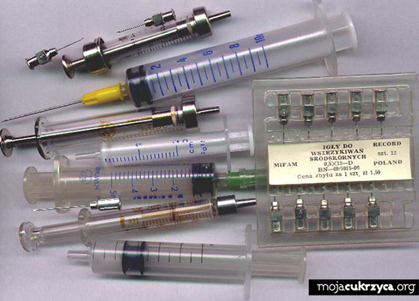 Moja Cukrzyca: Popatrzmy na strzykawki z tamtych lat